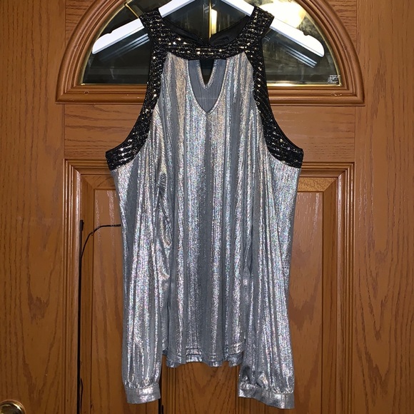Rotita Boutique Iridescent & Shimmer Metallic Pleated Cold Shoulder Halter Top - Picture 6 of 16